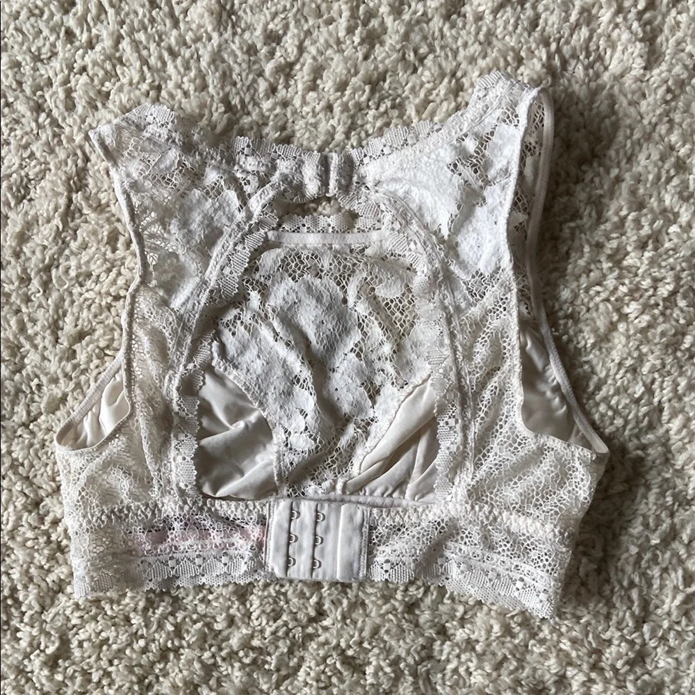 Lace bra - Picture 3 of 3